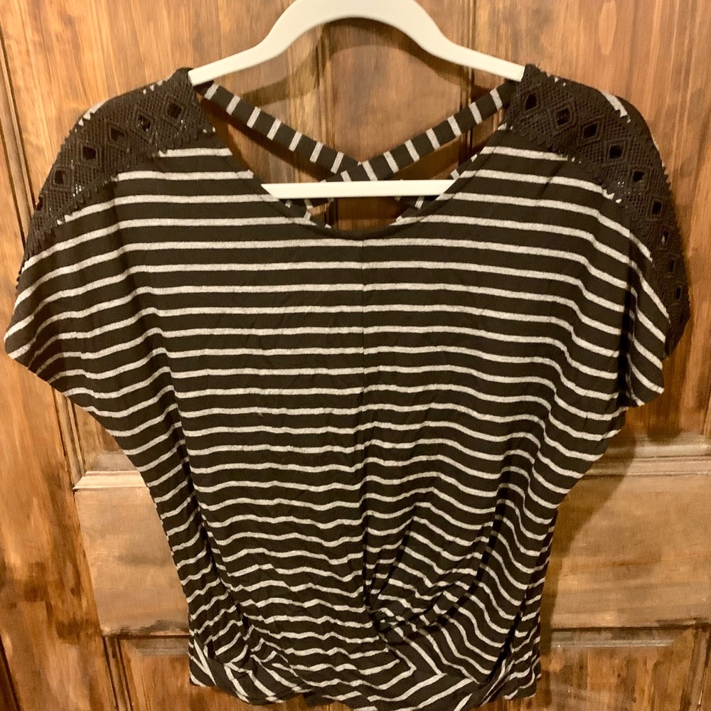Iz Byer Black and White Ruched Cut Out T-Shirt